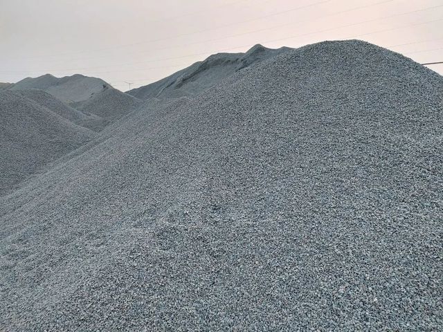 Construction Stone Size 10 mm Yield high Type natural Standard high Specific Gravity high Aggregate Strength high Usage/Application - Image 5