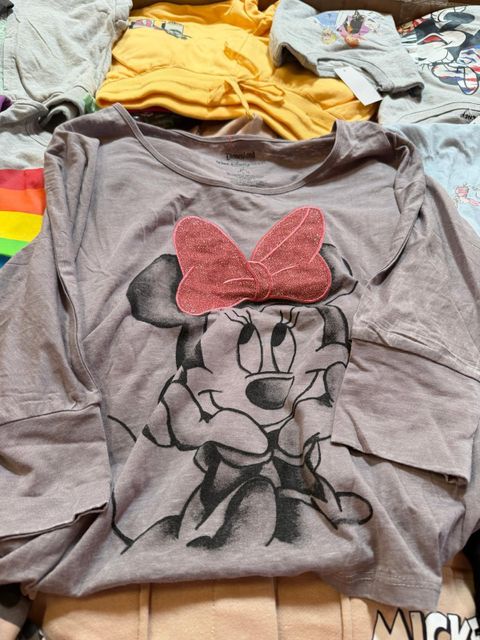 LICEND ORIGINAL DISNEY AND MORE CLOTHES - Image 4