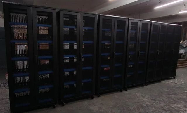 Ipad Storage 42U Rack (Cold Rolled Steel) Castor Brake No Brake Earth Cable For Panels Front And Rear Lock Lock Side Panel Lock Cam - Image 4