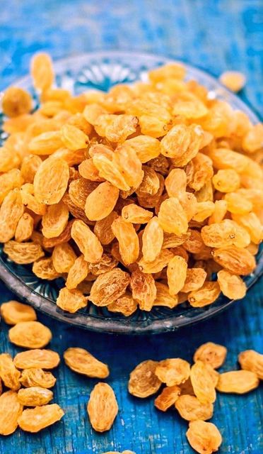 Premium Sun-Dried Whole Golden Raisins Natural Sweet 500g for Snacking Baking & Trail Mix 12 Months Shelf Life - Image 5