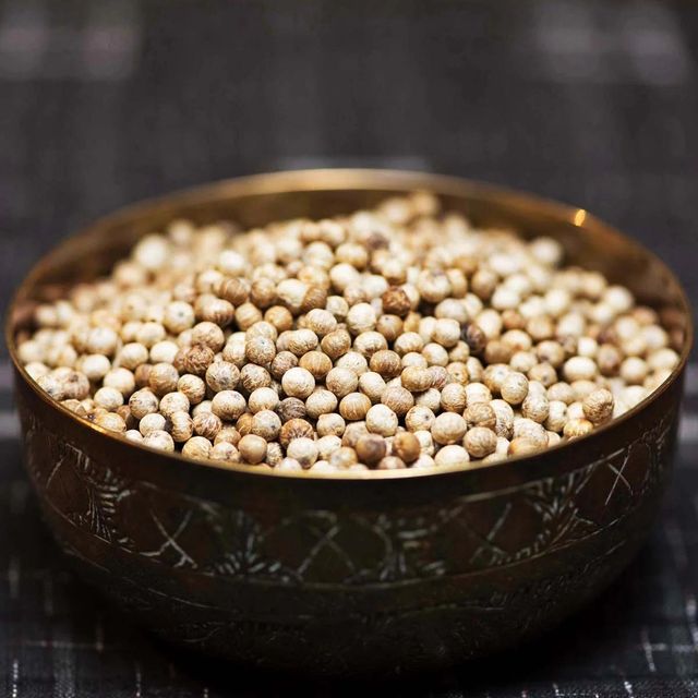Selected Farm Fresh White Pepper Whole Spice For Food Production And International Ingredient Supply White Pepper Strong Natural Aroma - Image 1