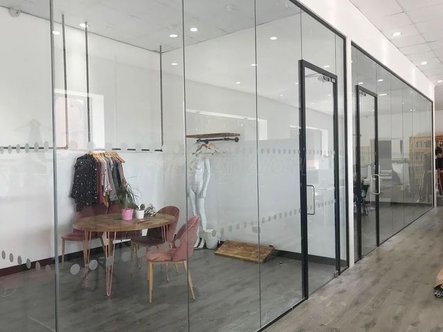 Transparent Frameless Glass Partitions, For Office Color Transparent Size/Dimension Any Design Plain / frosted Usage/Application - Image 2