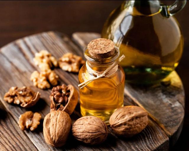 Walnut Oil Natural Healthy Oil Suitable for Salad Dressing and Cooking Use - Image 2