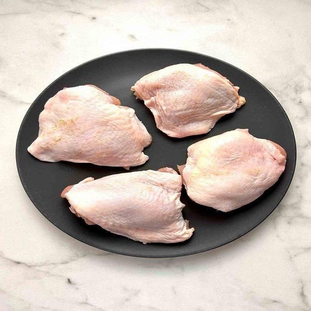 Premium Halal Organic Gluten-free Frozen Chicken Thighs Vitamins Juicy Tender Easy Cook Perfect Wholesale - Image 2