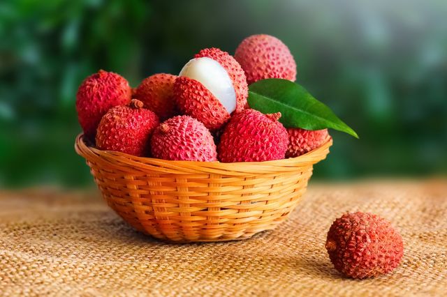 Fresh lychee fruit round shape 30-50mm size high quality - Agricultural product fresh tropical fruits - New crop 2023 - Image 4