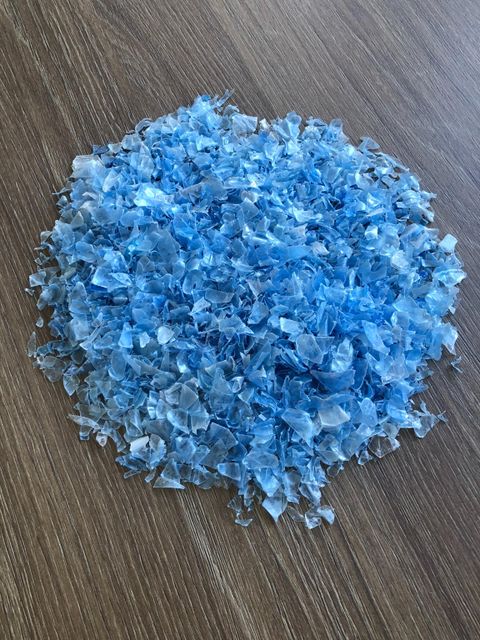 Industrial Grade PET Flakes Hot Washed & Low Moisture Clear/Light Blue for Molding Plastic Sheet Thermoforming Applicati - Image 4