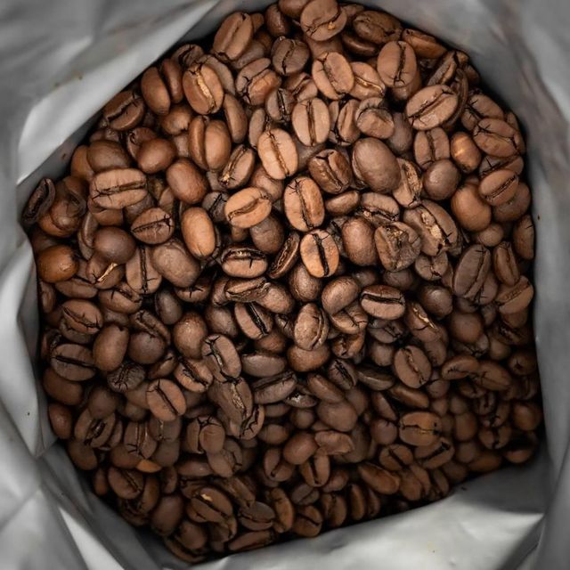 Organic Robusta Coffee Bean Bulk Quantity Direct Trade Robusta Coffee Bean For Worldwide Importers - Image 2