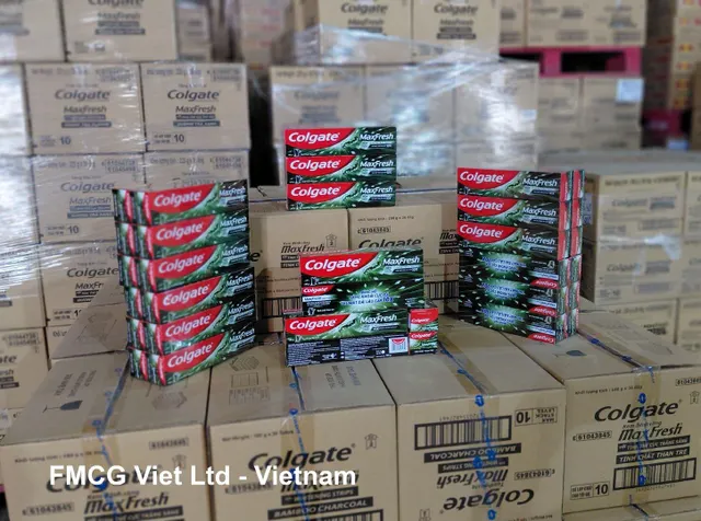 Colgate Toothpaste Maxfresh Peppermint, Green Tea, Charcoal 80g - Colgate Teeth Clean & Whitening Teeth - Image 4