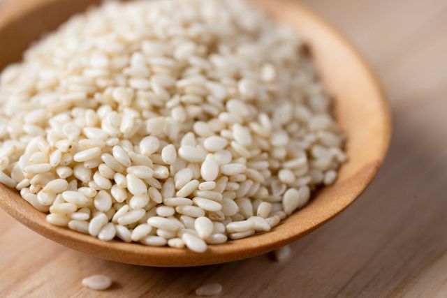 White sesame Organic Yes Features Peeled Aroma Rich Aroma Origin Burkina Faso Texture Premium Quality Flavor Rich Natural - Image 2