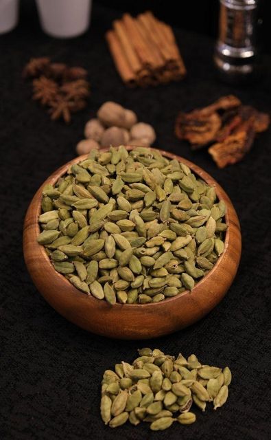 Green Cardamom Form Whole Delivery Form Bag Flavor Rich Flavor Color Vibrant Green Essential Oil Content High Aroma Strong Natural Aroma - Image 2