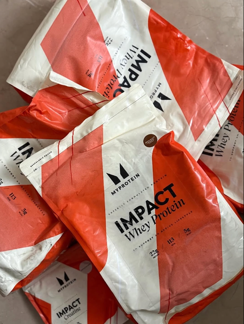 PLANT-BASED PROTEIN POWDERS MYPROTEIN IMPACT WHEY PROTEIN 1KG BAGS CHOCOLATE CARAMEL FLAVOR PREMIUM SPORTS NUTRITION READY EXPORT - Image 4