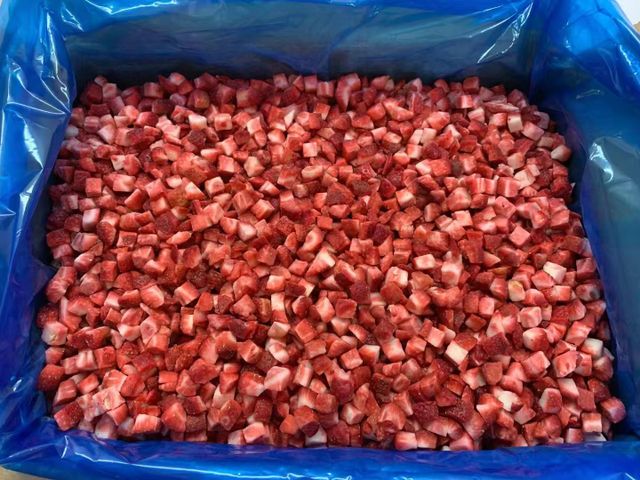 china Frozen Strawberry / IQF Sweet Charlie Strawberry/ American 13 guohai foods factory price - Image 4