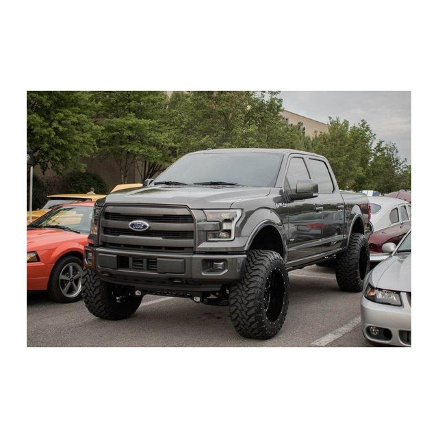 Ford F-150 modern full size truck with turbocharged engine options high performance capability advanced technology features strong towing and hauling capacity perfect for business construction and off road driving - Image 2