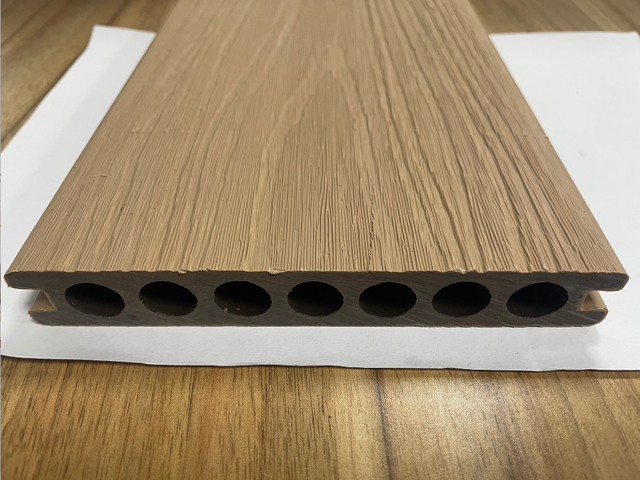 Co-extruded Round Hole Decking GS150H23 150*23*3600mm - Image 2