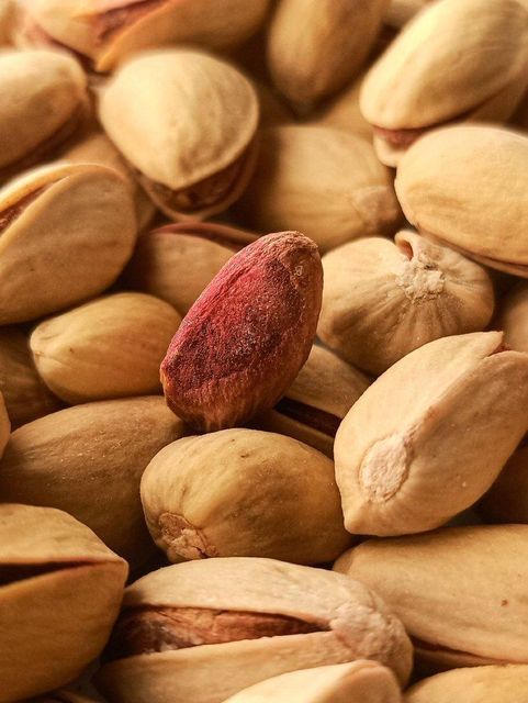 Iranian Akbari Pistachio - Grade 1 - Size 22/24 - Premium Quality - Raw - In Shell - Export Qualit - Image 3