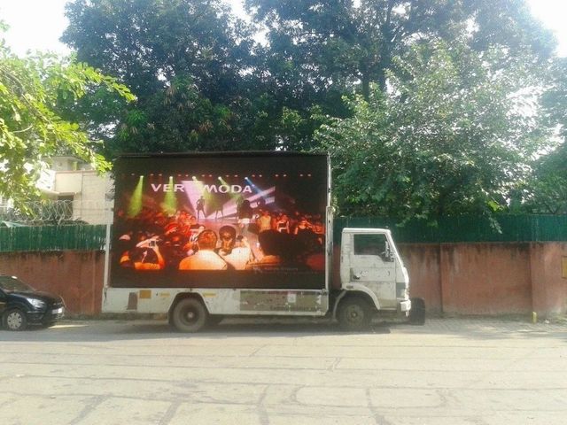 LED Mobile Van Rental Services Sevice mode Offline Material LED screen Display Technology Led Payment mode - Image 2
