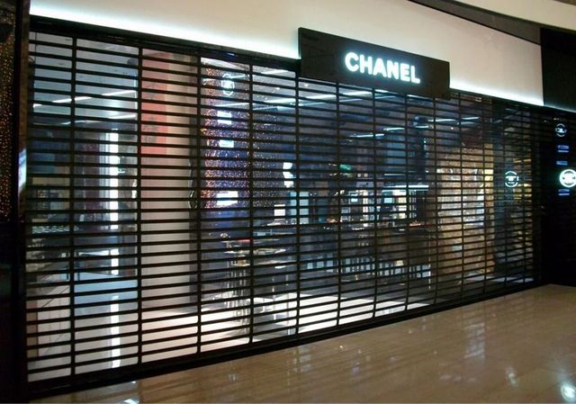 Motorised Polycarbonate Rolling Shutter Height 9feet Thickness 5.2 mm Brand Sandeep Sales Power (Wattage) 250 W Material - Image 4