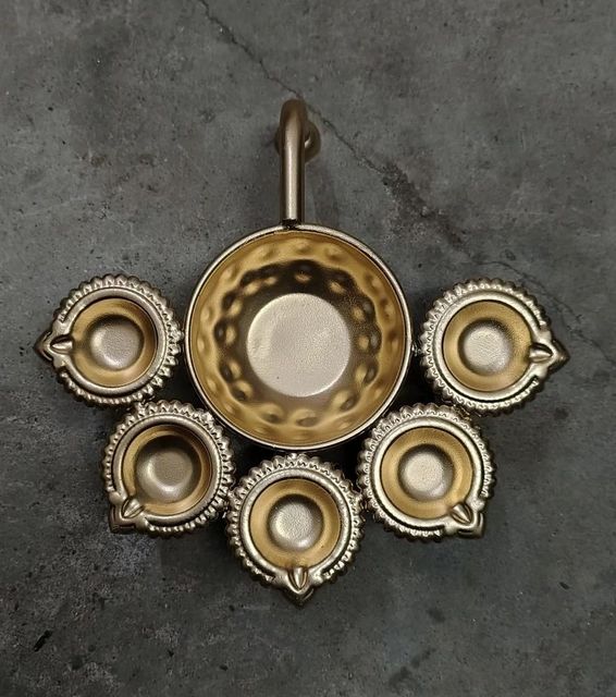 1 Metal Panch Aarti, Iron Handle Feature Comfortable Handle For Easy Carrying Durability Durable And Long-lasting Finish Antique Golden Polish - Image 2