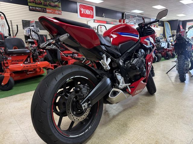 2024 Honda CBR1000RR-R Fireblade SP Type Motorcycle Packaging Brand new with original - Image 1