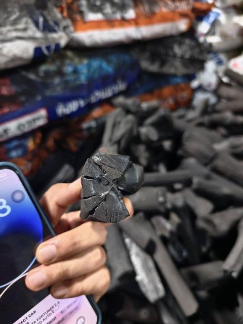 mangrove wood charcoal Form Other Length 8 Inch Shape Stick Shape Weight > 10 kg to 25 kg Area of Application Other Delivery Form IBC Container - Image 4