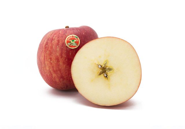 Natural Fuji Fresh Apples Hand Selected For Exceptional Freshness Rich Flavor And Long Lasting Quality - Image 4