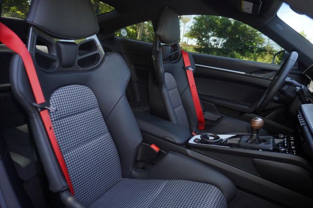 2025 Po-rsche 911 Carrera T Coupe 529 Miles, 6-Speed Manual, 388-hp Turbo Flat-6, Sport Chrono Package - Image 4