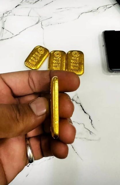 We have gold bars and rough uncut diamonds for sale. Purity : 98+% - Image 3