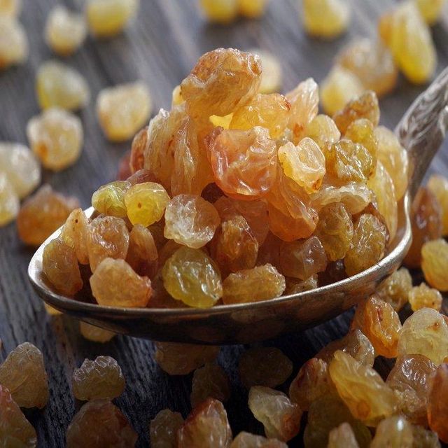 Premium Egyptian Golden Raisins Natural Dried 99.99% Purity Whole Natural Sweet Customized Packaging - Image 4