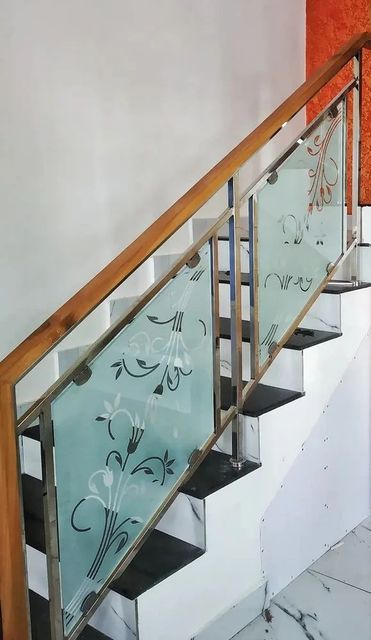 Silver Stainless Steel Modular Glass Railing, Material Grade: 304 - Image 1