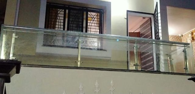 Aluminium Glass Balcony Railing, For Home, 6mm Position Balcony Glass Thickness 6mm Glass Pattern Plain Usage/Application - Image 1