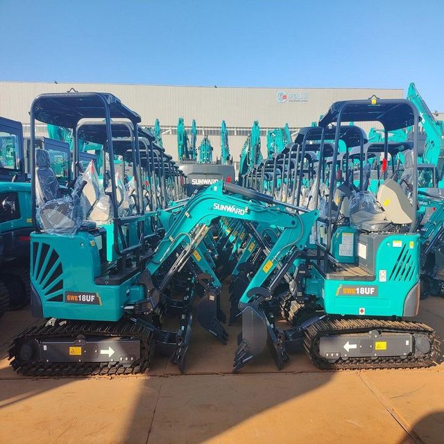 Durable Small Size SUNWARD SWE60F-3 Narrow Area Digger for Agricultural Use Factory Price Digger Durable Mini Excavator - Image 4