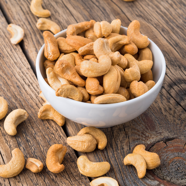 Wholesale High Quality USA Cashew Nuts W320 W240 Healthy Organic Low Fat Raw Cashew Nuts - Image 4