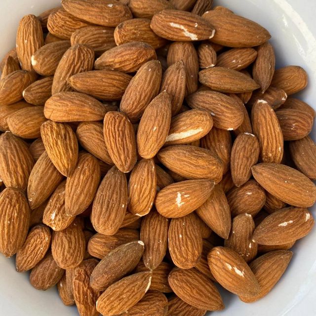 Raw Natural Almonds for International Trade - Image 2