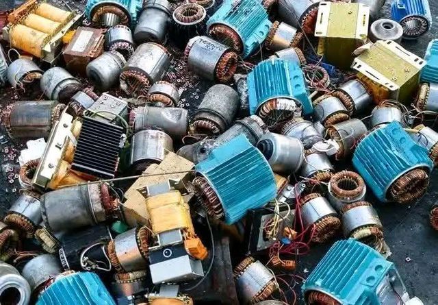 ELECTRIC MOTOR SCRAP USED ALTERNATORS AND GENERATORS BET QUALITY READY FOR EXPORT - Image 4