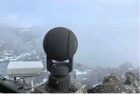 Professional Dual-Band Infrared Thermal Camera with Remote Control - Image 5