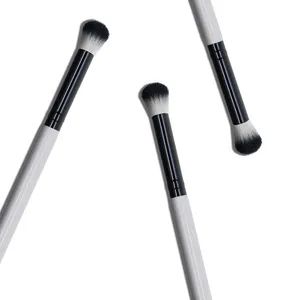 Design. Eye Shadow Brush. - Image 4