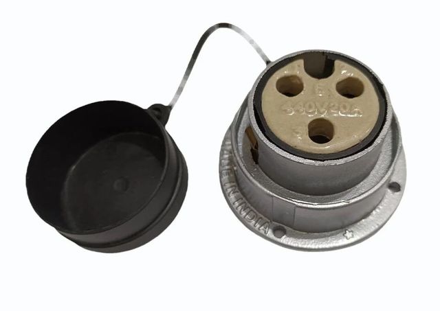 Tekmic Metal Clad Socket Pole Tye 3 Brand Tekmic No Of Phase 3 Item Code TS20 Current Rating 20 A Input Voltage 440 V Voltage Rating - Image 1