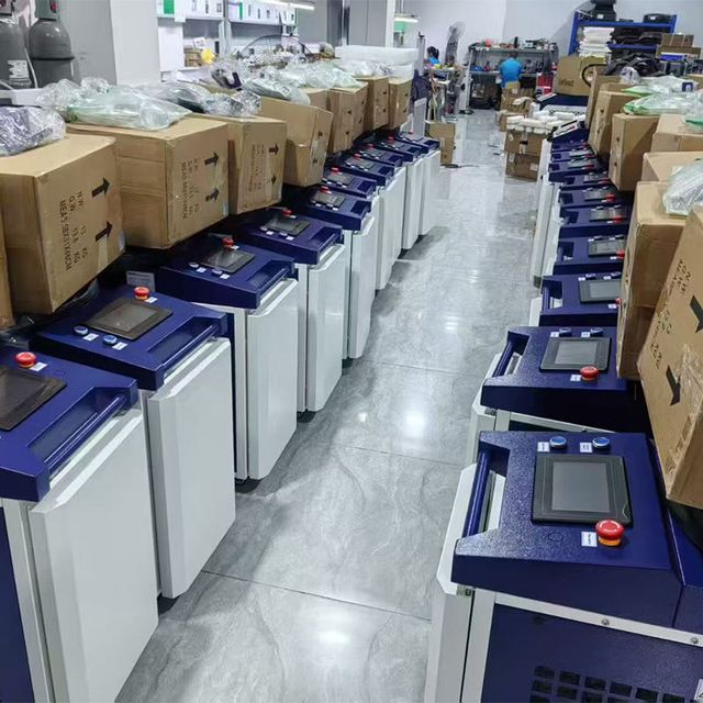 Non Destructive Semiconductor Metal Rust Paint Oil Removal Surface Cleaning Equipment Handheld Fiber Laser Cleaning Machine - Image 2