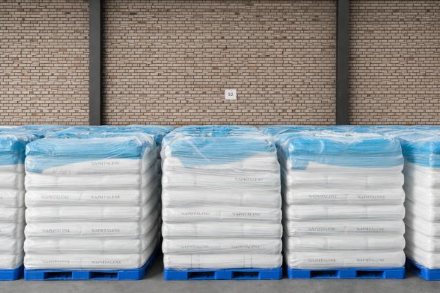 Refined Naphthalene ≥99.5% Purity ≥99.9% Source Coal Tar Aggregate State Liquid, Solid Appearance Excellent Whiteness Delivery Form Bag, Tank Filling - Image 3
