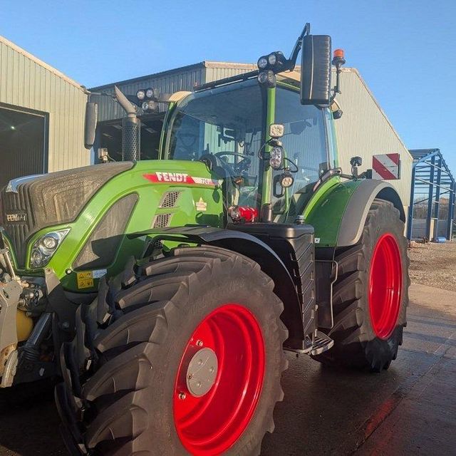 FENDT 724 VARIO 4WD Walking Tractor 80-180HP Engine Hydraulic Front Axle Cab Suspension with Gear for Agriculture - Image 2