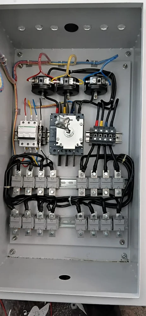 ALLELECTRO INCONNECTS Main On/Off &Distribution Color Silver Voltage 230 V Finish Polished Frequency 50 Hz Energy Meter - Image 1