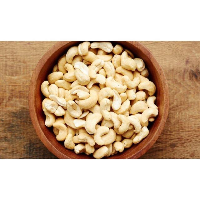 natural cashew nuts for daily snacking premium qunatural cashew nuts for daily snacking premium quality kernels rich in nutrients and flavor for healthy eatingality kernels rich in nutrients and flavor for healthy eating - Image 4