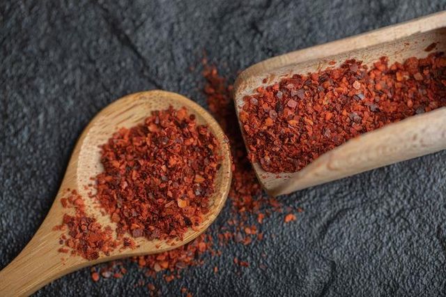 Red Chilli – Whole Dry & Powder (Export Quality) Max. Moisture (%) < 10% Type Red Chilli Whole / Red Chilli Powder Processing Type Sun Dried / Machine Cleaned / - Image 4