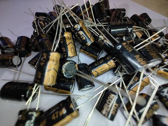 ELECTROLYTIC CAPACITOR 47mFD/100V Terminals 2 Brand SHELCON Tolerance 20% Capacitor Size 8 x 12 Capacitance 47 mFD, - Image 3