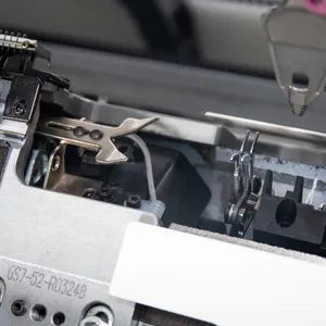 Computerized Blue Knitting Machine for Manufacturing Raschel Blankets - Image 5