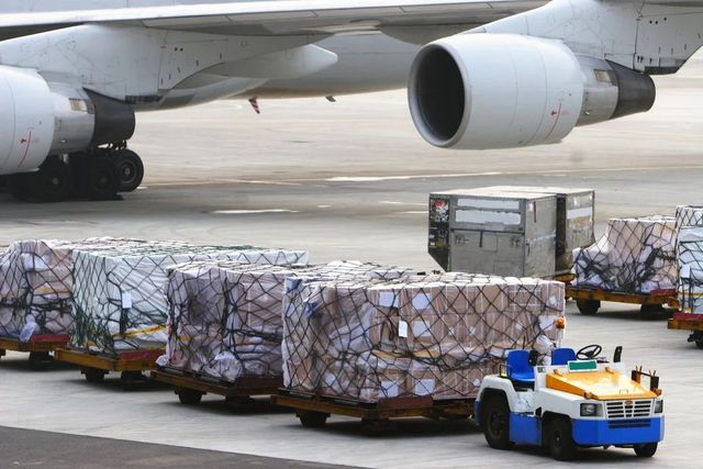 International Air Cargo Transport Services Door To Door Yes Service Mode Offline Mode of Transport Air Feature Cost - Image 2