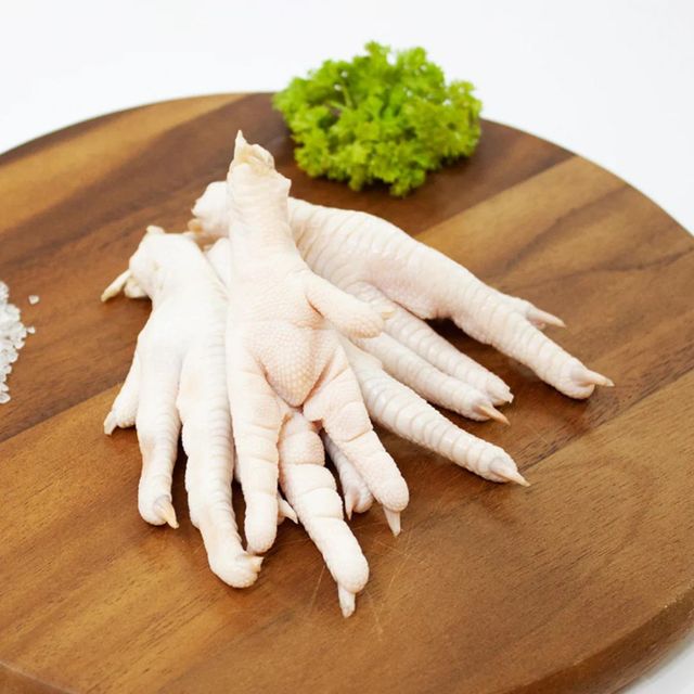 Export Quality Frozen Chicken Feet Carefully Processed Frozen Chicken Feet For Wholesale Buyers Clean White Chicken Feet Supply - Image 3