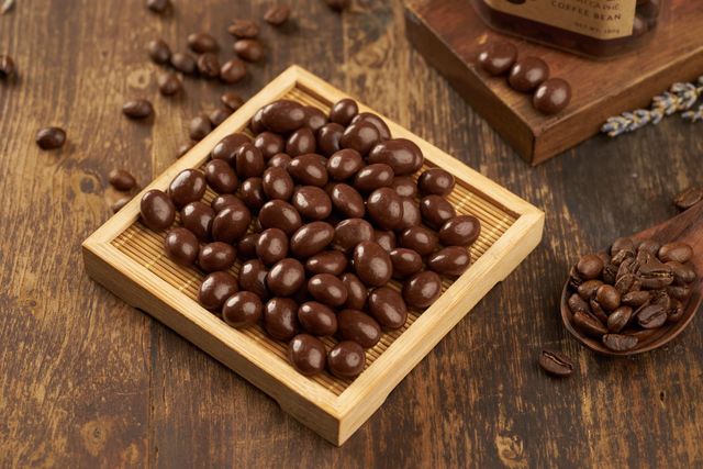 Delicious Taste Premium Quality Chocolate Covered Coffee Beans 40g Legendary Brand Made in Vietnam for Distributing - Image 5