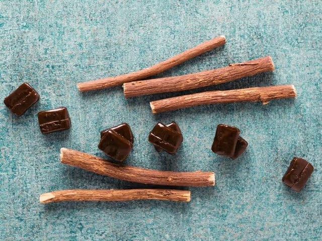 licorice concentrate/powder Form Block Or Powder Active Ingredient Licorice - Image 1