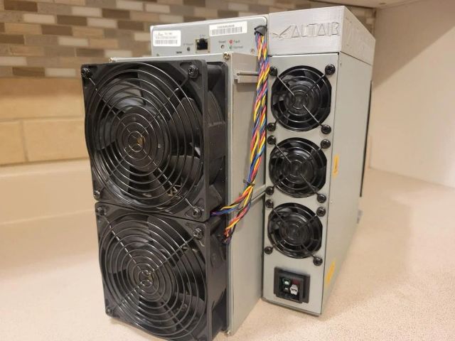 Bitmain Antminer S21/T21 190th/s BTC Miner w/ Luxor firmware - Image 1